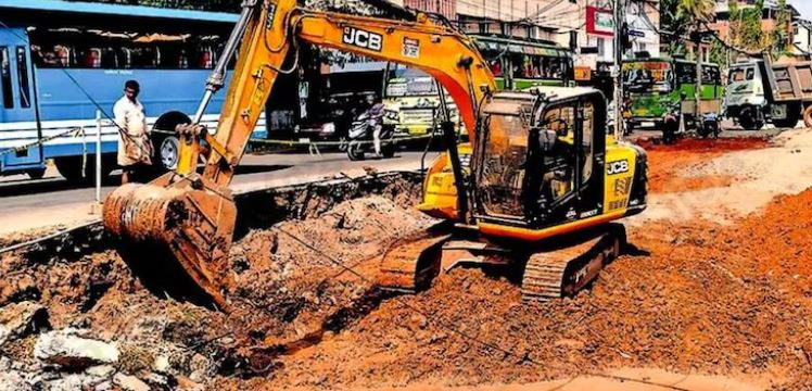 നാലാഴ്ചയ്ക്കകം നാലുവരി ?; മാനാഞ്ചിറ– മലാപ്പറമ്പ് നാലുവരിപ്പാത അടുത്ത മാസം പൂർത്തിയാക്കാൻ ശ്രമം