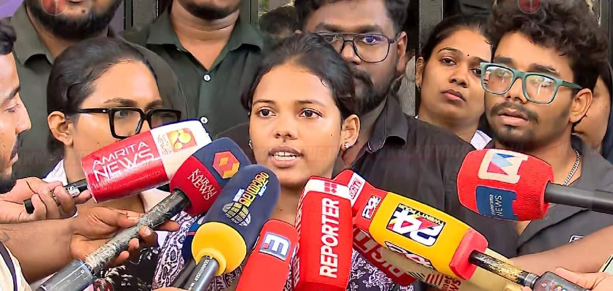 നിതിൻ രാജിന്റെ മരണം: മാനേജ്‌മെന്റ് ചർച്ചയ്ക്ക് തയ്യാറാകുന്നില്ലെന്ന് വിദ്യാർത്ഥികൾ; സമരം ശക്തമാക്കുന്നു