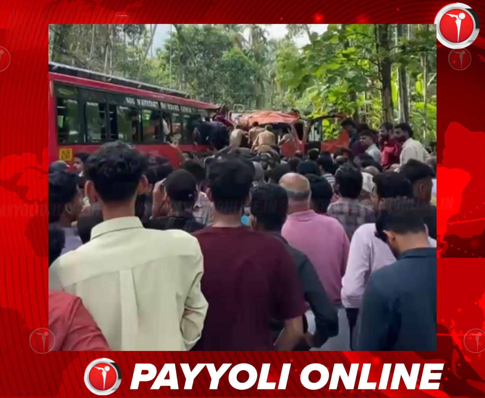 പേരാമ്പ്ര വെള്ളിയ്യൂരിൽ ബസ്സും ടാങ്കർ ലോറിയും കൂട്ടിയിടിച്ച് വൻ അപകടം – വീഡിയോ 