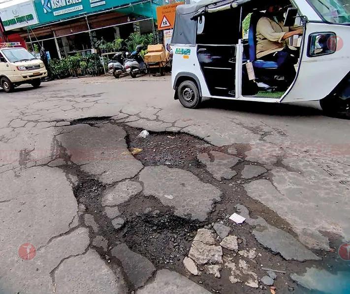 റോഡുകൾ തകർന്ന് തരിപ്പണമായി: ദുരിതമൊഴിയാതെ കോഴിക്കോട് കോൺവെന്റ് റോഡും പരിസരപ്രദേശങ്ങളും