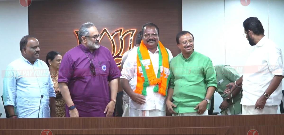 സിപിഐഎം മുൻ ഏരിയാ സെക്രട്ടറി ബിജെപിയിൽ ചേർന്നു