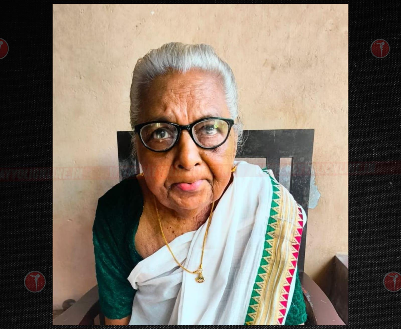 കളരിപ്പടിക്ക് സമീപം പൊയിൽ താഴെ നാരായണി അമ്മ (80) അന്തരിച്ചു.